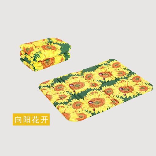 Outdoor Beach Picnic Folding Camping Mat Multiplayer Waterproof Sleeping Camping Pad Mat Moistureproof Beautiful Blanket