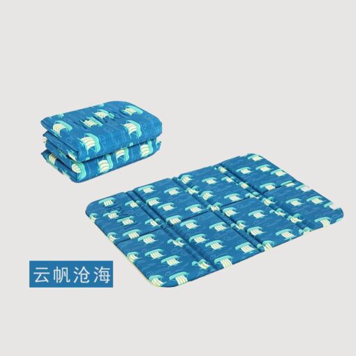 Outdoor Beach Picnic Folding Camping Mat Multiplayer Waterproof Sleeping Camping Pad Mat Moistureproof Beautiful Blanket